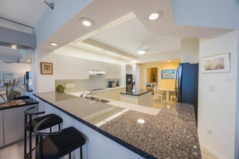 Condo in South Pasadena, Florida, 3 bedrooms № 2208994 - photo 12