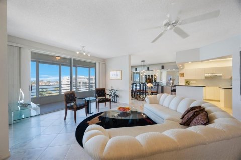 Condo in South Pasadena, Florida, 3 bedrooms № 2208994 - photo 23