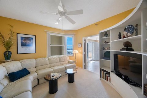 Condo in South Pasadena, Florida, 3 bedrooms № 2208994 - photo 24