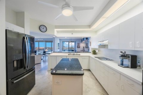 Condo in South Pasadena, Florida, 3 bedrooms № 2208994 - photo 15