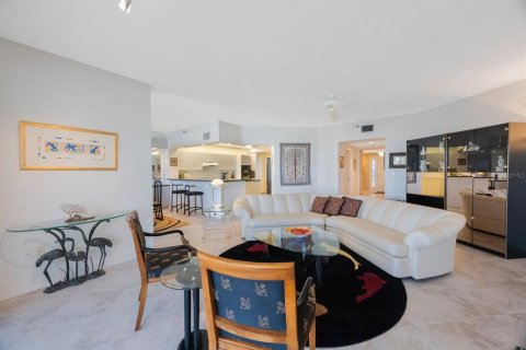 Condo in South Pasadena, Florida, 3 bedrooms № 2208994 - photo 20