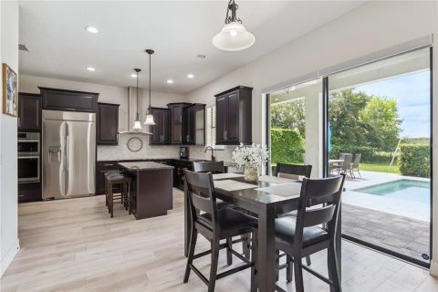 House in Sorrento, Florida 5 bedrooms, 344.76 sq.m. № 2117492 - photo 20