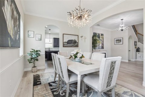 House in Sorrento, Florida 5 bedrooms, 344.76 sq.m. № 2117492 - photo 17