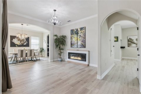 House in Sorrento, Florida 5 bedrooms, 344.76 sq.m. № 2117492 - photo 11