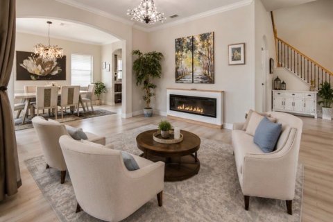 House in Sorrento, Florida 5 bedrooms, 344.76 sq.m. № 2117492 - photo 7