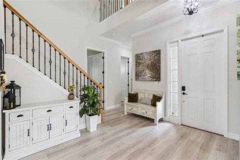 House in Sorrento, Florida 5 bedrooms, 344.76 sq.m. № 2117492 - photo 6