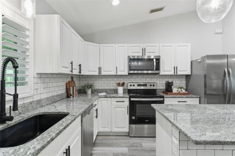 Villa ou maison à vendre à Port Charlotte, Floride: 3 chambres, 134.71 m2 № 2399475 - photo 13