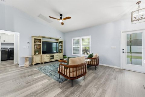 Villa ou maison à vendre à Port Charlotte, Floride: 3 chambres, 134.71 m2 № 2399475 - photo 7