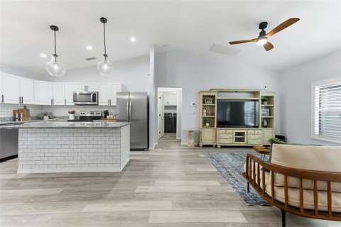 Villa ou maison à vendre à Port Charlotte, Floride: 3 chambres, 134.71 m2 № 2399475 - photo 8