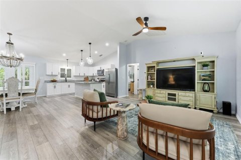 Villa ou maison à vendre à Port Charlotte, Floride: 3 chambres, 134.71 m2 № 2399475 - photo 4