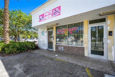 Propiedad comercial en venta en North Miami, Florida № 1955470 - foto 10