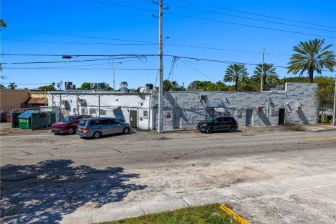 Propiedad comercial en venta en North Miami, Florida № 1955470 - foto 20
