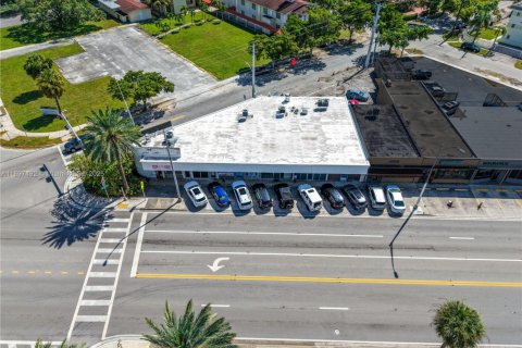 Propiedad comercial en venta en North Miami, Florida № 1955470 - foto 4