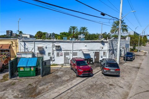 Propiedad comercial en venta en North Miami, Florida № 1955470 - foto 21