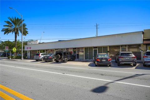 Propiedad comercial en venta en North Miami, Florida № 1955470 - foto 7