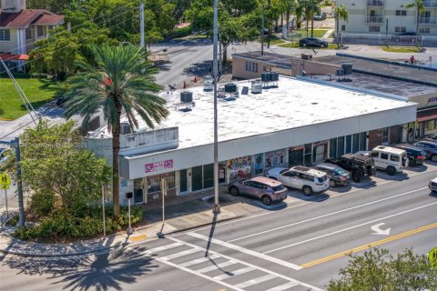 Propiedad comercial en venta en North Miami, Florida № 1955470 - foto 5
