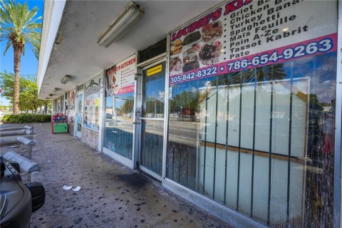 Propiedad comercial en venta en North Miami, Florida № 1955470 - foto 15