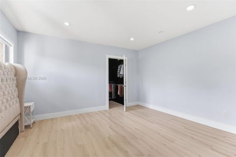 Villa ou maison à vendre à Hialeah, Floride: 4 chambres, 337.51 m2 № 2245026 - photo 20