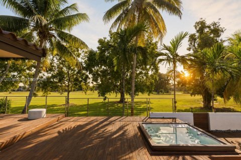 Villa ou maison à vendre à Hialeah, Floride: 4 chambres, 337.51 m2 № 2245026 - photo 30