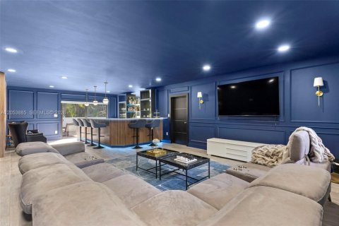 Villa ou maison à vendre à Hialeah, Floride: 4 chambres, 337.51 m2 № 2245026 - photo 12
