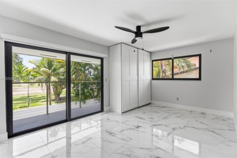 Villa ou maison à vendre à Hialeah, Floride: 4 chambres, 337.51 m2 № 2245026 - photo 22