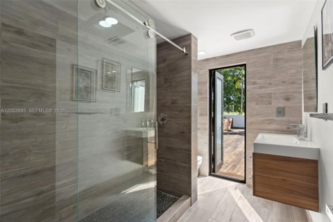 Villa ou maison à vendre à Hialeah, Floride: 4 chambres, 337.51 m2 № 2245026 - photo 13