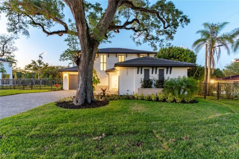 Villa ou maison à vendre à Miami, Floride: 4 chambres, 384.89 m2 № 1599088 - photo 4