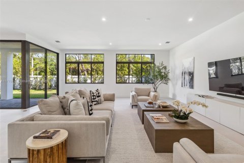 Villa ou maison à vendre à Miami, Floride: 4 chambres, 384.89 m2 № 1599088 - photo 13