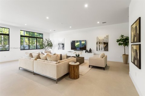Villa ou maison à vendre à Miami, Floride: 4 chambres, 384.89 m2 № 1599088 - photo 15