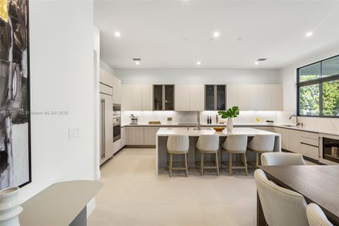 Villa ou maison à vendre à Miami, Floride: 4 chambres, 384.89 m2 № 1599088 - photo 19