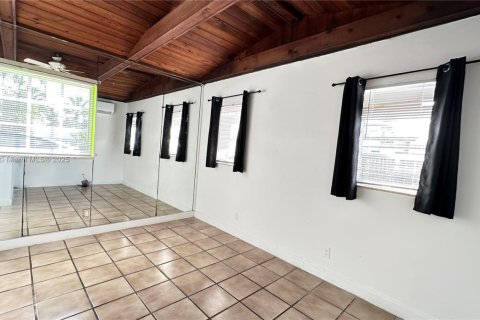 Apartamento en alquiler en Hollywood, Florida, 1 dormitorio, 134.62 m2 № 1945322 - foto 5