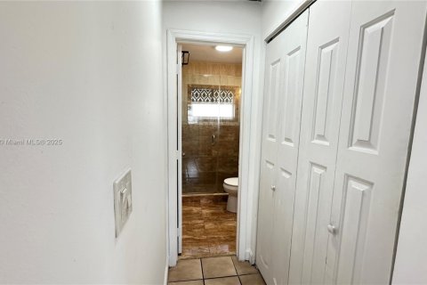 Apartamento en alquiler en Hollywood, Florida, 1 dormitorio, 134.62 m2 № 1945322 - foto 8