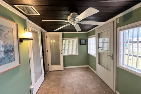 Villa ou maison à vendre à Punta Gorda, Floride: 2 chambres, 68.38 m2 № 2216902 - photo 24