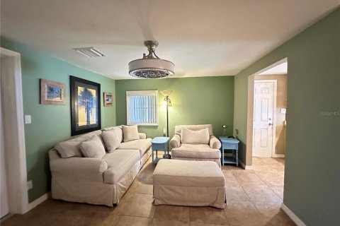 Villa ou maison à vendre à Punta Gorda, Floride: 2 chambres, 68.38 m2 № 2216902 - photo 2