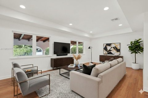 Villa ou maison à louer à Miami, Floride: 5 chambres, 309.18 m2 № 2008762 - photo 11