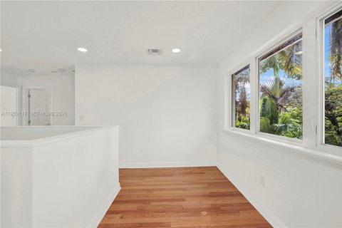 Villa ou maison à louer à Miami, Floride: 5 chambres, 309.18 m2 № 2008762 - photo 27