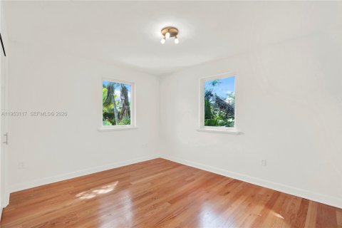 Villa ou maison à louer à Miami, Floride: 5 chambres, 309.18 m2 № 2008762 - photo 30