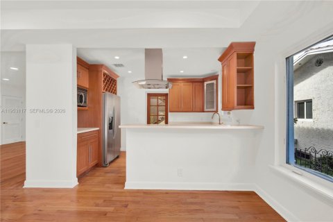 Villa ou maison à louer à Miami, Floride: 5 chambres, 309.18 m2 № 2008762 - photo 14