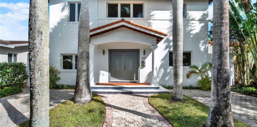 Villa ou maison à Miami, Floride 5 chambres, 309.18 m2 № 2008762