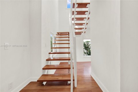 Villa ou maison à louer à Miami, Floride: 5 chambres, 309.18 m2 № 2008762 - photo 26