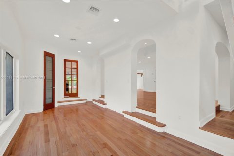 Villa ou maison à louer à Miami, Floride: 5 chambres, 309.18 m2 № 2008762 - photo 21