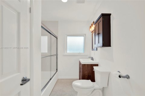 Villa ou maison à louer à Miami, Floride: 5 chambres, 309.18 m2 № 2008762 - photo 23