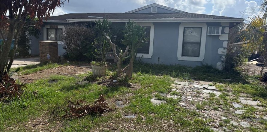 House in Orlando, Florida 4 bedrooms, 133.41 sq.m. № 2151000