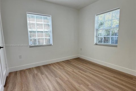 House in Miami Gardens, Florida 3 bedrooms, 89.19 sq.m. № 1714117 - photo 9