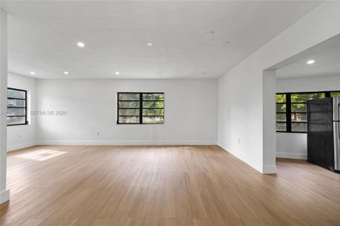 Купить виллу или дом в Майами-Гарденс, Флорида 4 спальни, 130.25м2, № 1996936 - фото 7