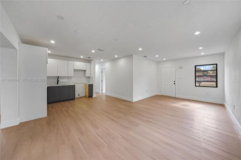 Купить виллу или дом в Майами-Гарденс, Флорида 4 спальни, 130.25м2, № 1996936 - фото 3