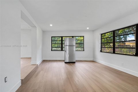 Купить виллу или дом в Майами-Гарденс, Флорида 4 спальни, 130.25м2, № 1996936 - фото 10