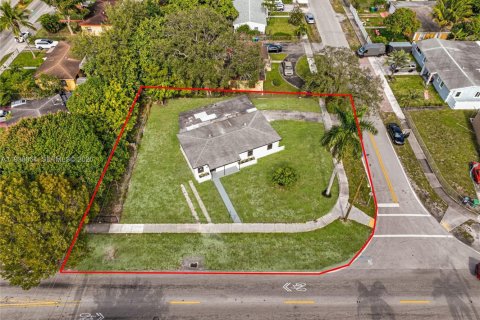 Купить виллу или дом в Майами-Гарденс, Флорида 4 спальни, 130.25м2, № 1996936 - фото 2