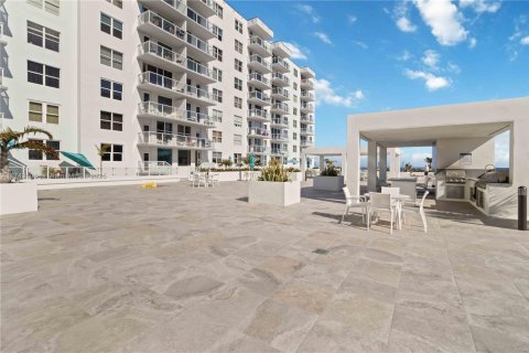Condo in Palm Beach, Florida, 1 bedroom  № 1729362 - photo 14