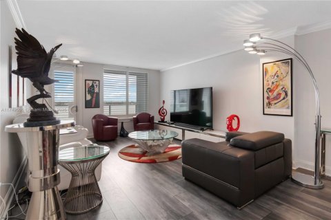 Condo in Palm Beach, Florida, 1 bedroom  № 1729362 - photo 6